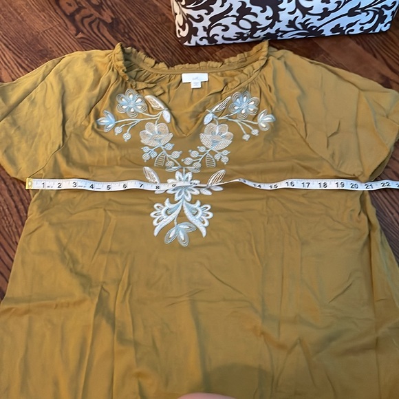 J Jill Mustard Yellow Embroidered Knit Top - Picture 6 of 7